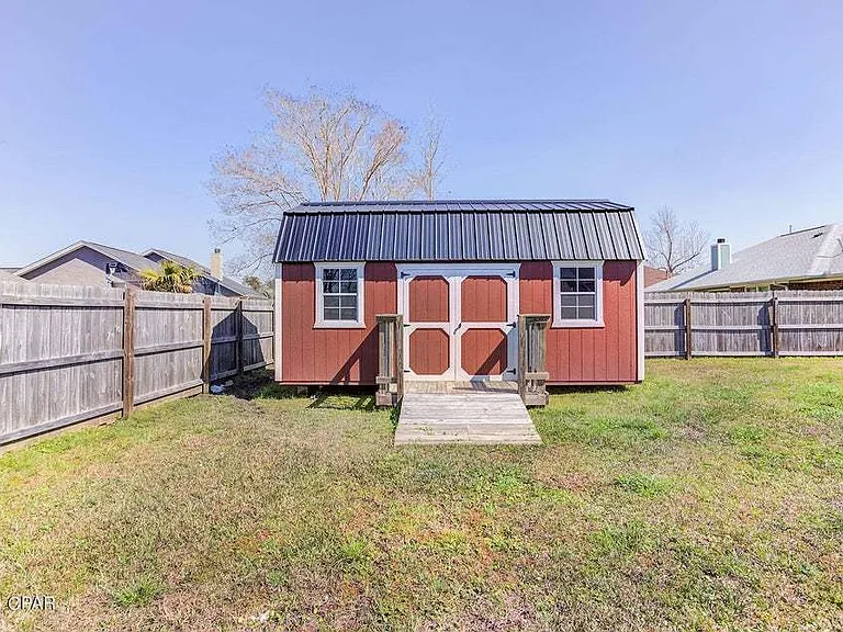 8107 Heritage Woods Ln — Photo 31
