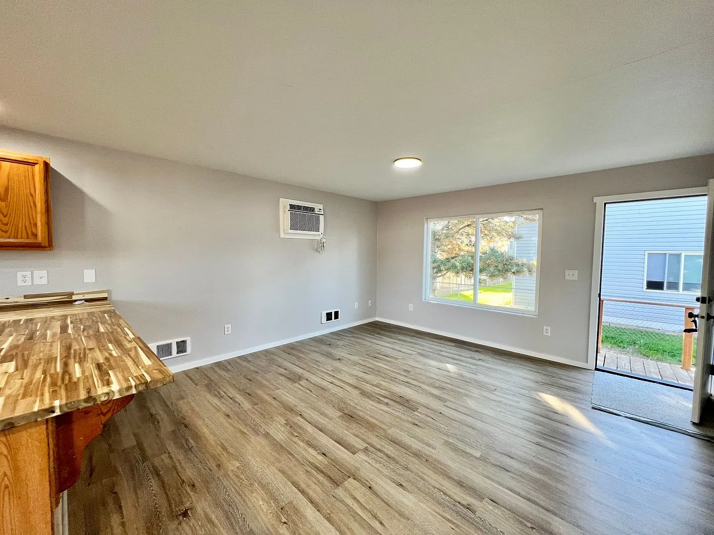 810 East White Birch Avenue — Photo 3