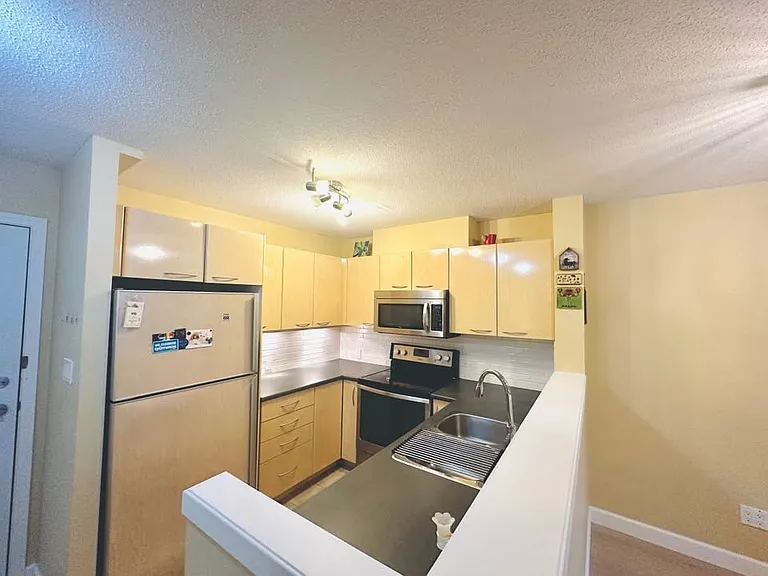 4888 Hazel St #502 — Photo 4