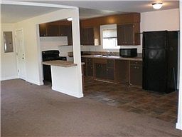 2nd image of 426 S 128th St