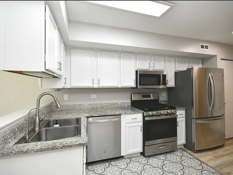 121 Cammeron Ct — Photo 15