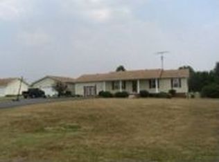 8515 Palmyra Rd, Hopkinsville, KY 42240