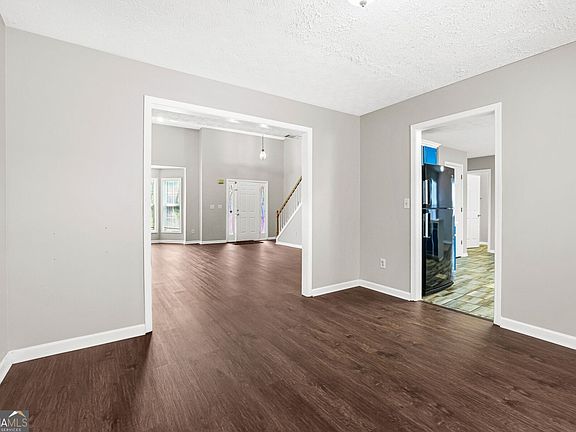 5th image of 690 Burnham Rdg