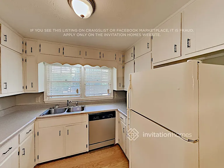 3158 Larkspur Cir — Photo 10