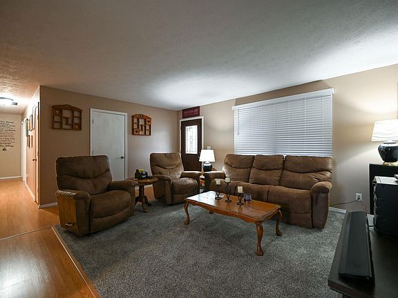 5th image of 705 Pinoak Dr