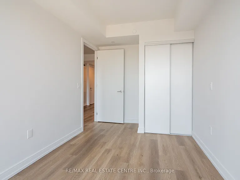 1 Jarvis St #725 — Photo 18