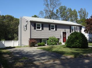 122 Woodbury Rd, Cranston, RI 02905