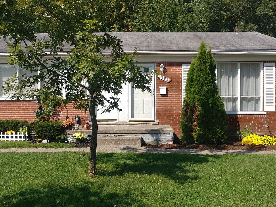 2nd image of 1888 Stieber St #9