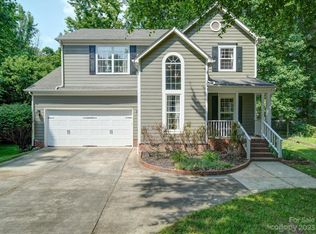 8735 Woodhill Manor Ct, Charlotte, NC 28215