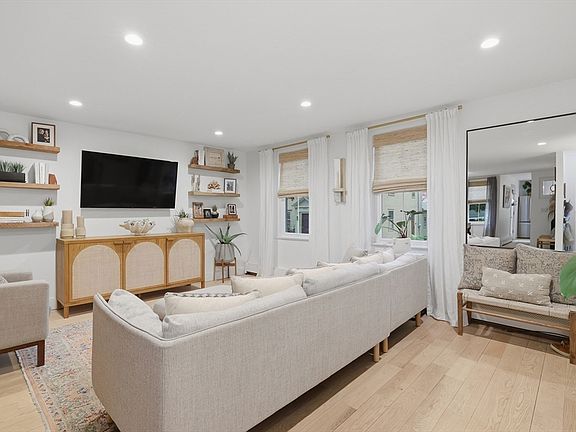 5th image of 31 Olive St