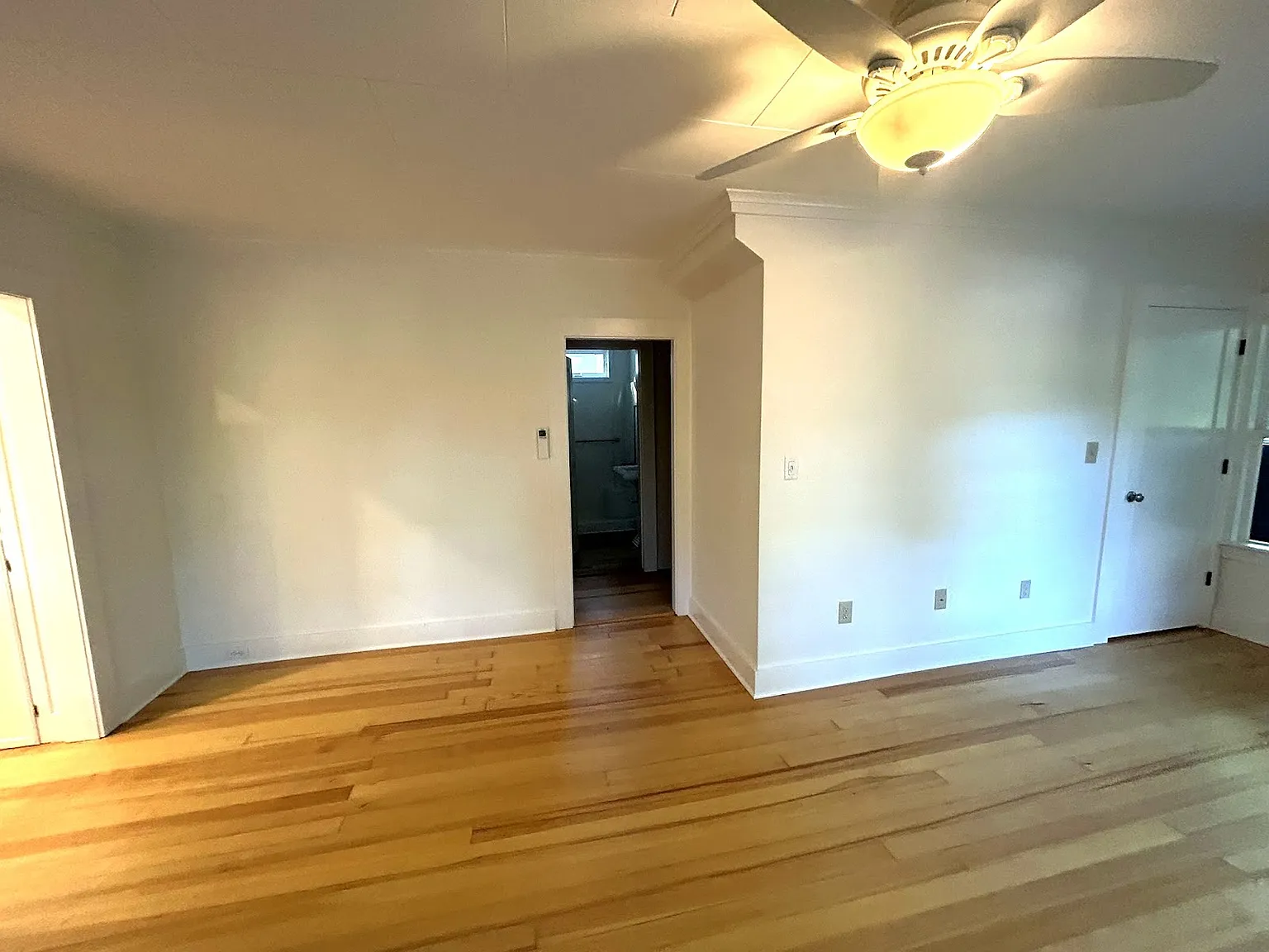 2 bed, 954 sqft, $2,600 — Photo 4