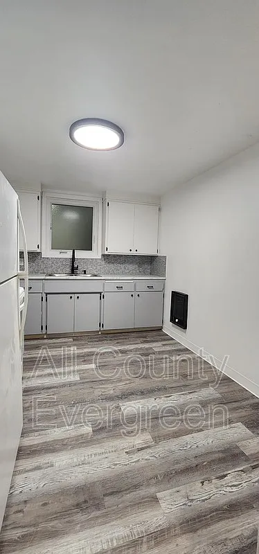 1 bed, 1.0 bath, $1,050 — Photo 3