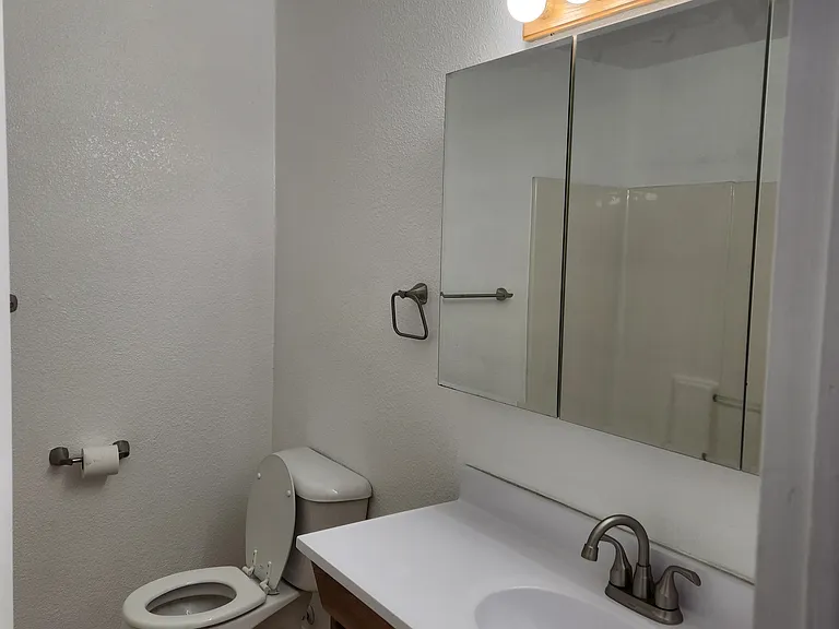 1507 E 21st St #D — Photo 21