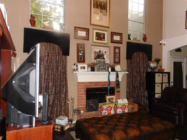 311 Pinnacle Dr, Cedar Hill, TX 75104