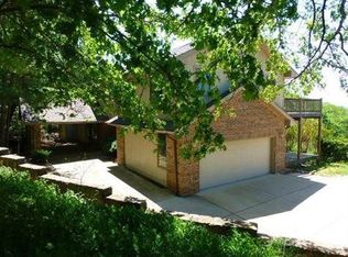 26 Friday Dr, Reeds Spring, MO 65737