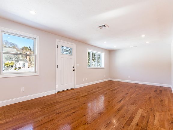 4th image of 24 Weatherglass Lane