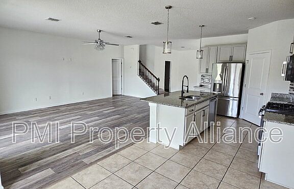 5th image of 710 Birch Hollow Dr