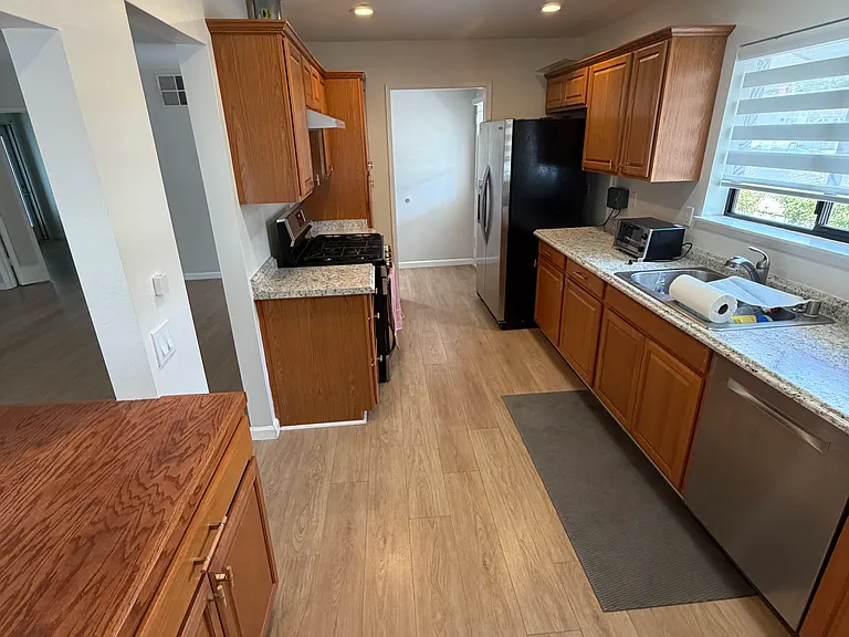 1343 W Norberry St — Photo 5