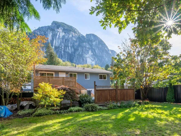 37963 Magnolia Cres, Squamish, BC V8B 0X7