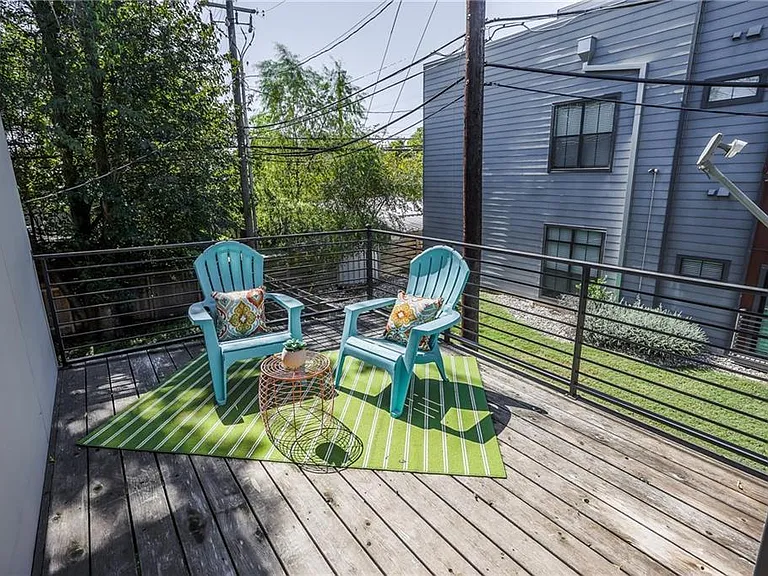 701 Zennia St #B — Photo 17