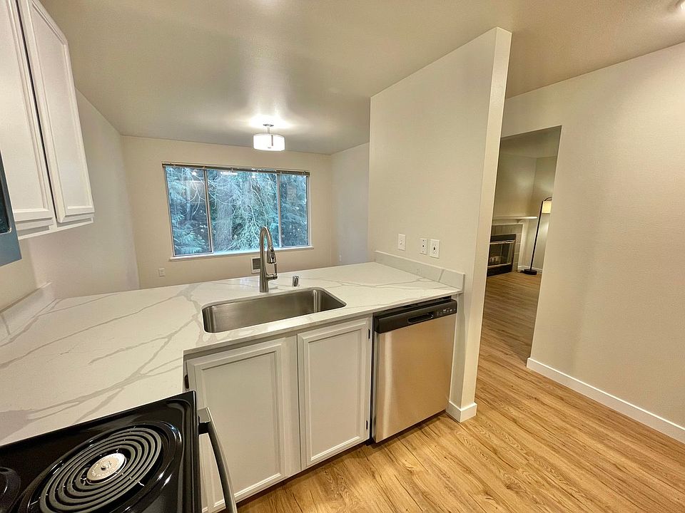 Juanita Ridge Apartments 11033 NE 128th St Kirkland WA Zillow