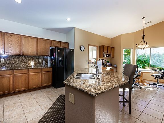 5th image of 2194 E Falcon Vista Dr
