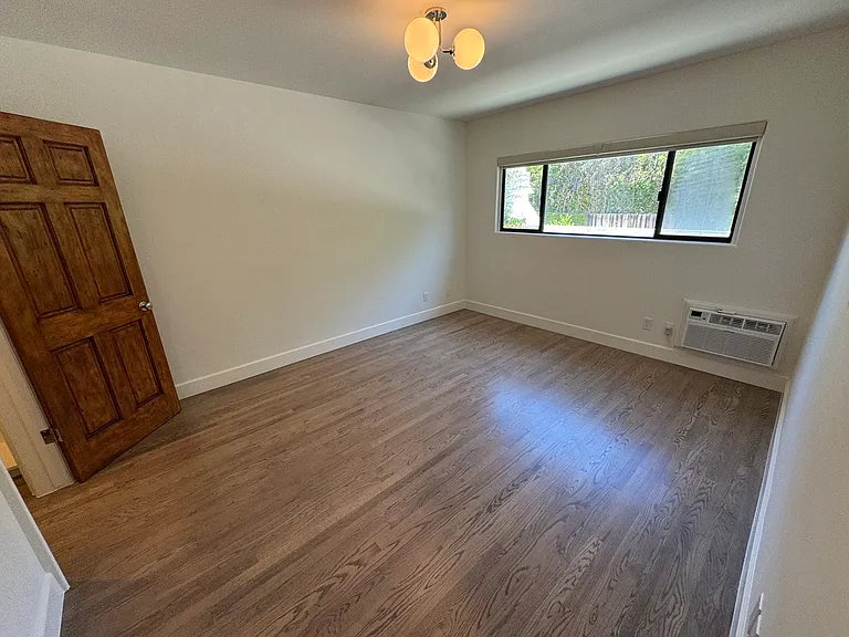 6345 Primrose Ave #10 — Photo 43