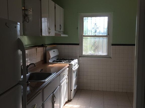 3rd image of 8643 111th St #1