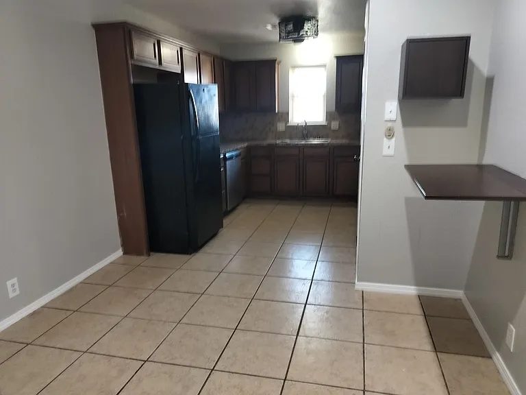 105 W Clegern Ave — Photo 10
