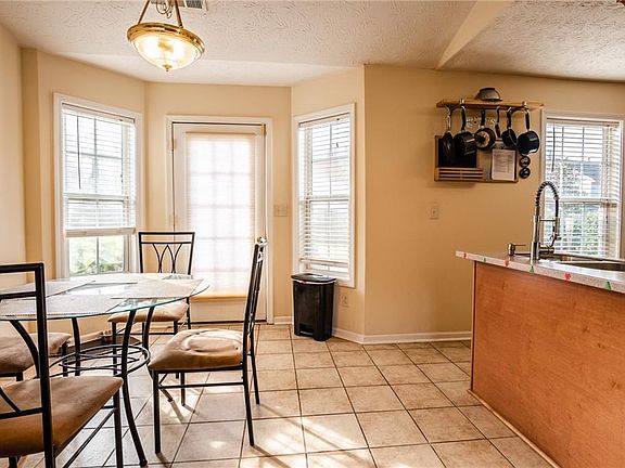 5th image of 1601 Dehaven Ct