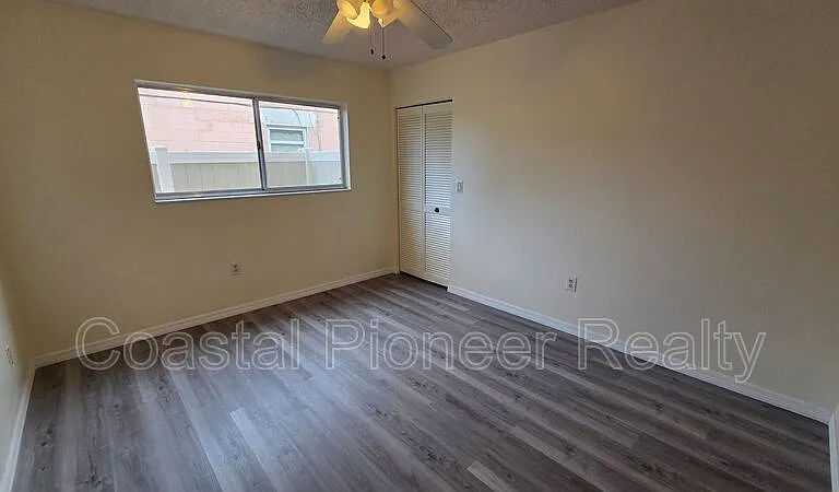 4817 Cypress Tree Dr — Photo 16