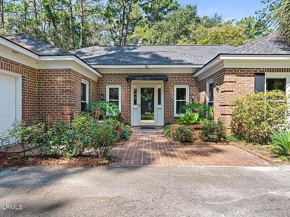 5th image of 61 Wade Hampton Drive