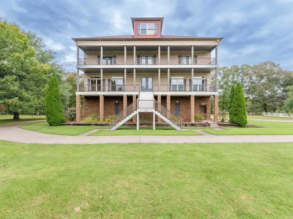 135 Bluewater Landing Rd, Rogersville, AL 35652