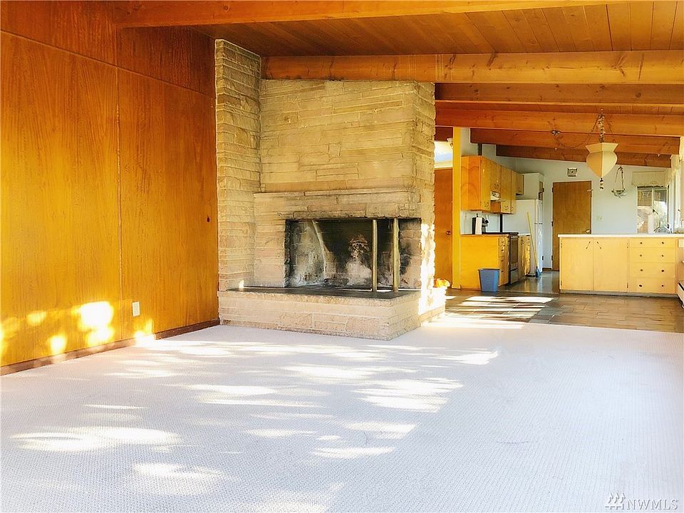 2nd image of 4004 Island Crest Way