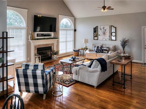 5th image of 124 Will Taylor Ln