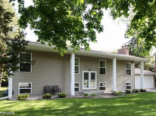 5545 Loring Ln, Golden Valley, MN 55422