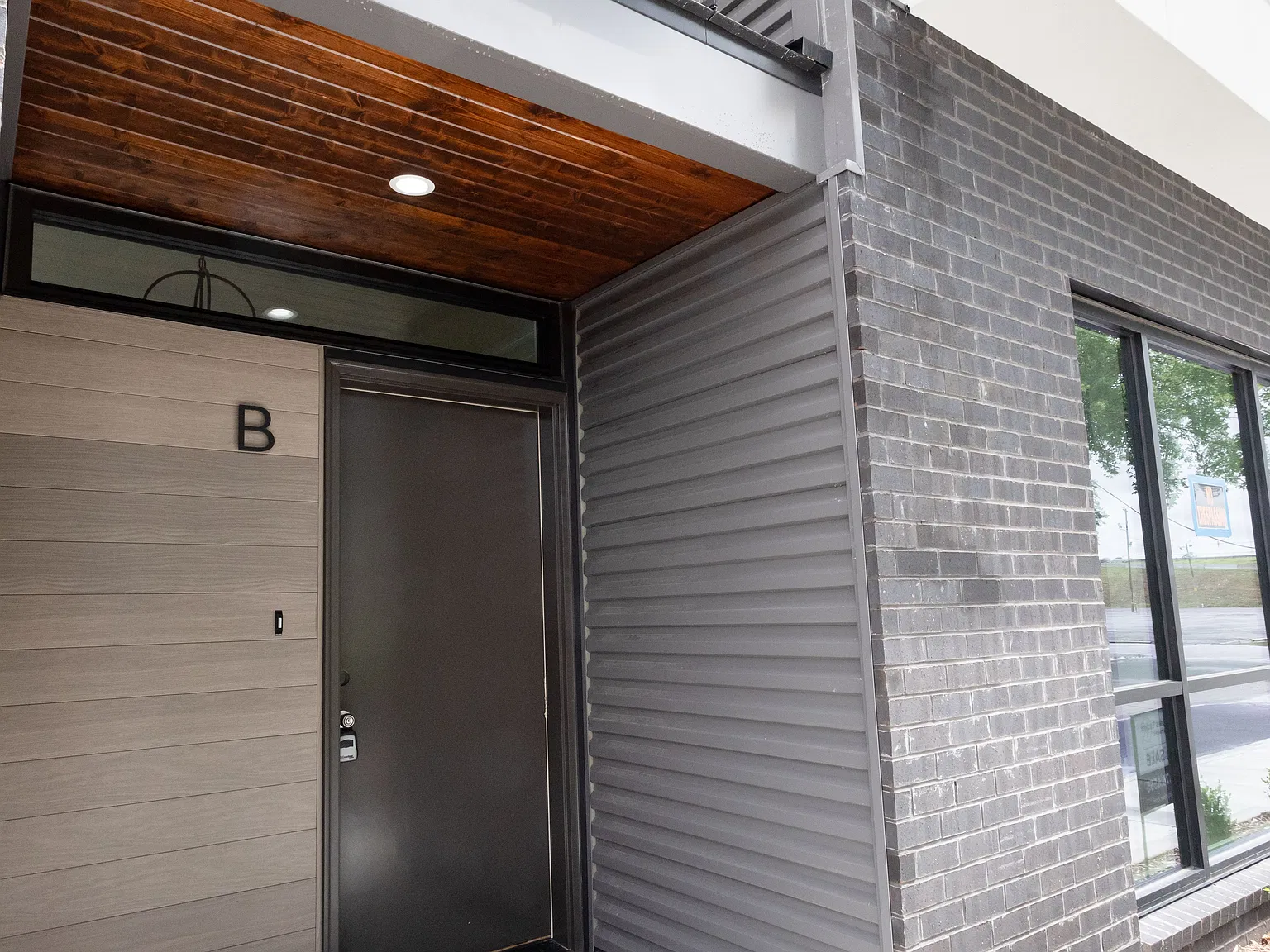 3 bed, 2100 sqft, $2,800 — Photo 3