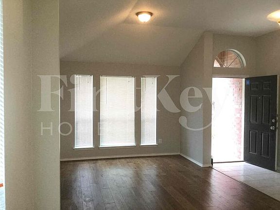 4th image of 7106 Camp Creek Dr