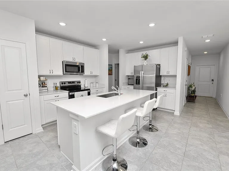 1740 White Water Ct — Photo 5