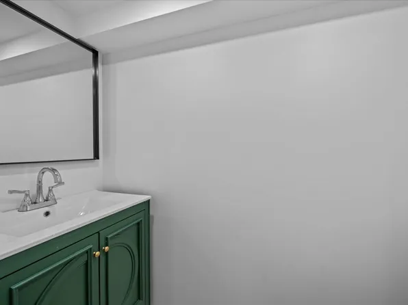 1360 Bergen Street image 24 of 28