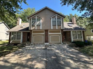 11747 Oakmont St, Overland Park, KS 66210