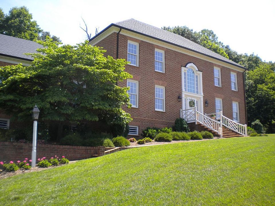 1st image of 3563 Gregory Ln