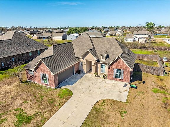 2nd image of 370 Kleinpeter Dr