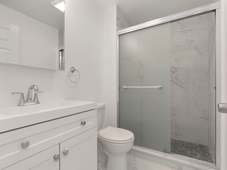 1st image of 122 Prince St #4