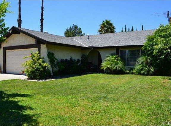 3rd image of 2714 S Whispering Lakes Ct