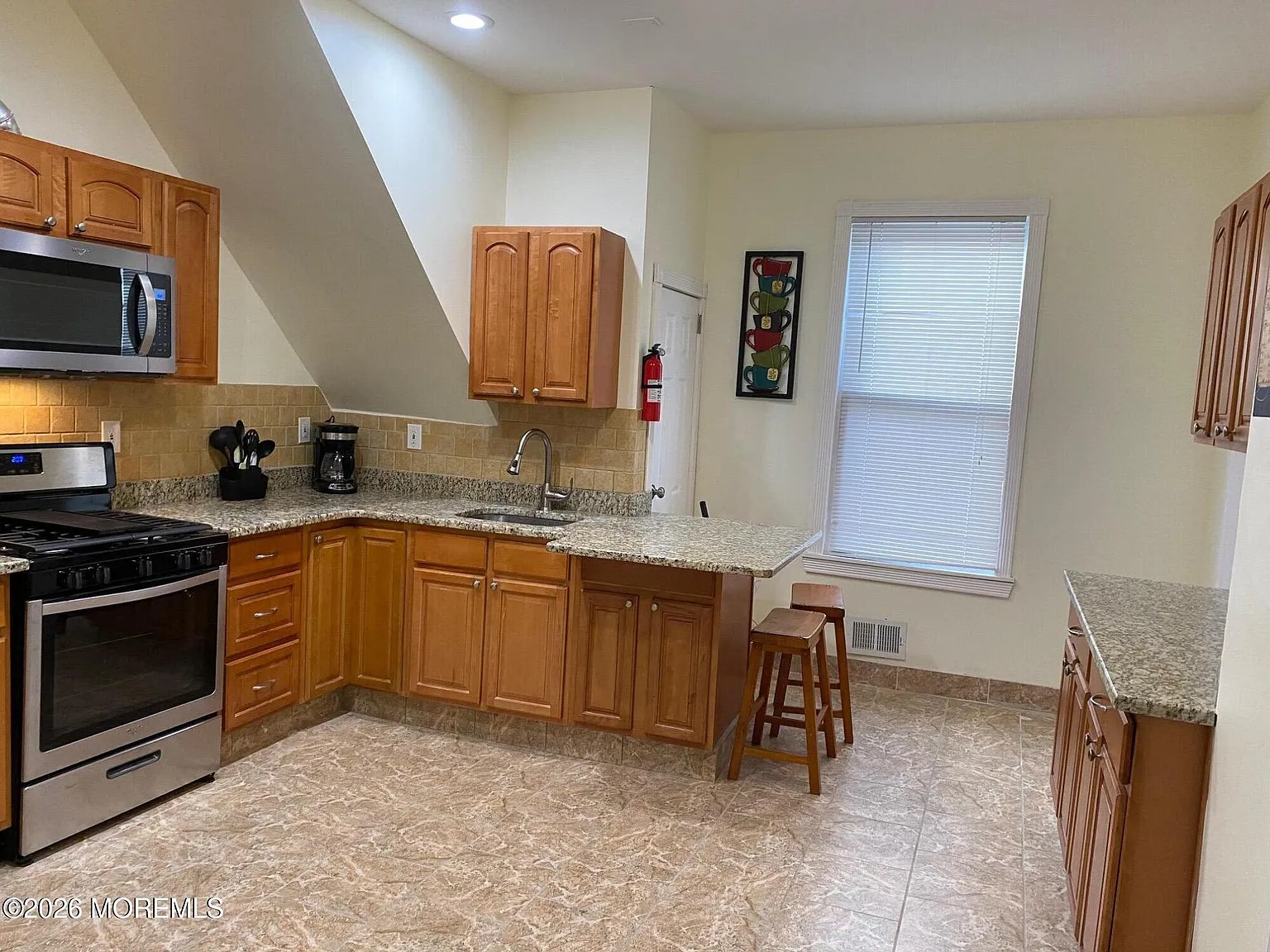 3 bed, 2997 sqft, $3,500 — Photo 3