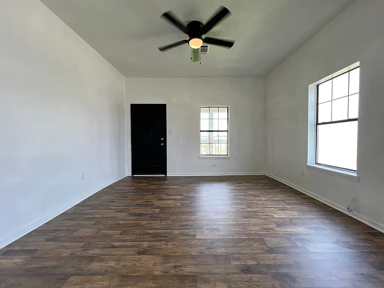 411 Krewson St — Photo 10