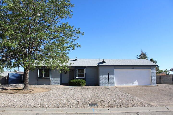 1st image of 229 Sommerset Dr SE
