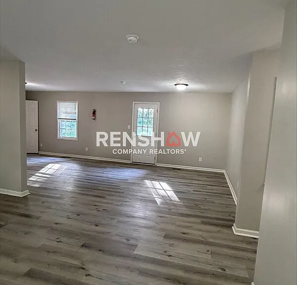 68 Royal Oaks Pl — Photo 2
