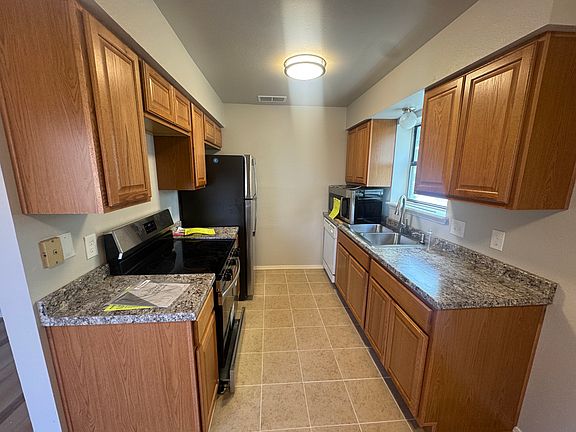 3rd image of 2800 W 4th St APT C